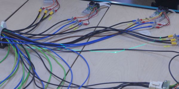 Laser projection in wire harness production